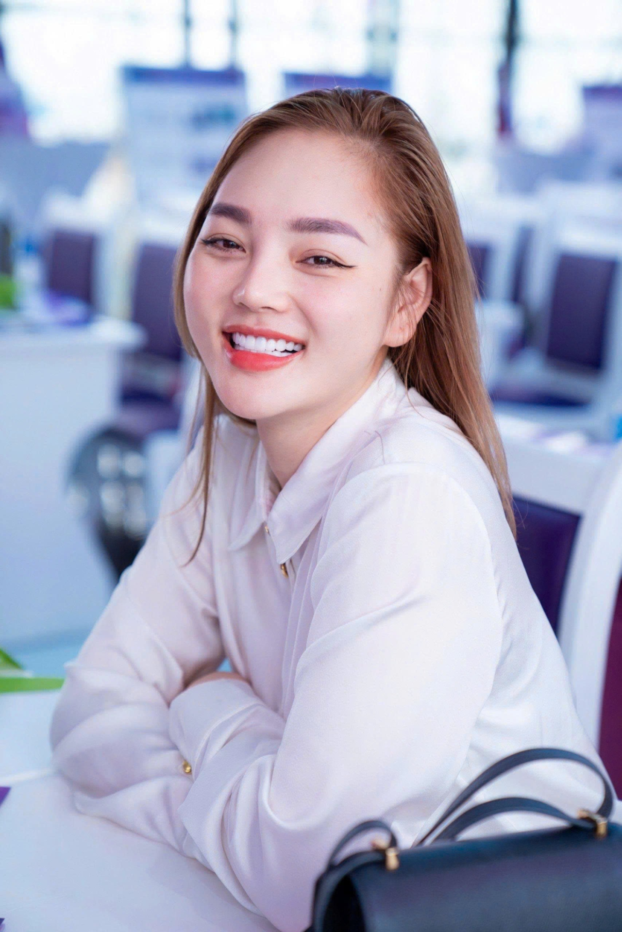 Dr. Ho&agrave;ng Tuấn đ&atilde; gi&uacute;p Hương Ly c&oacute; lại chiếc mũi S line xinh xắn