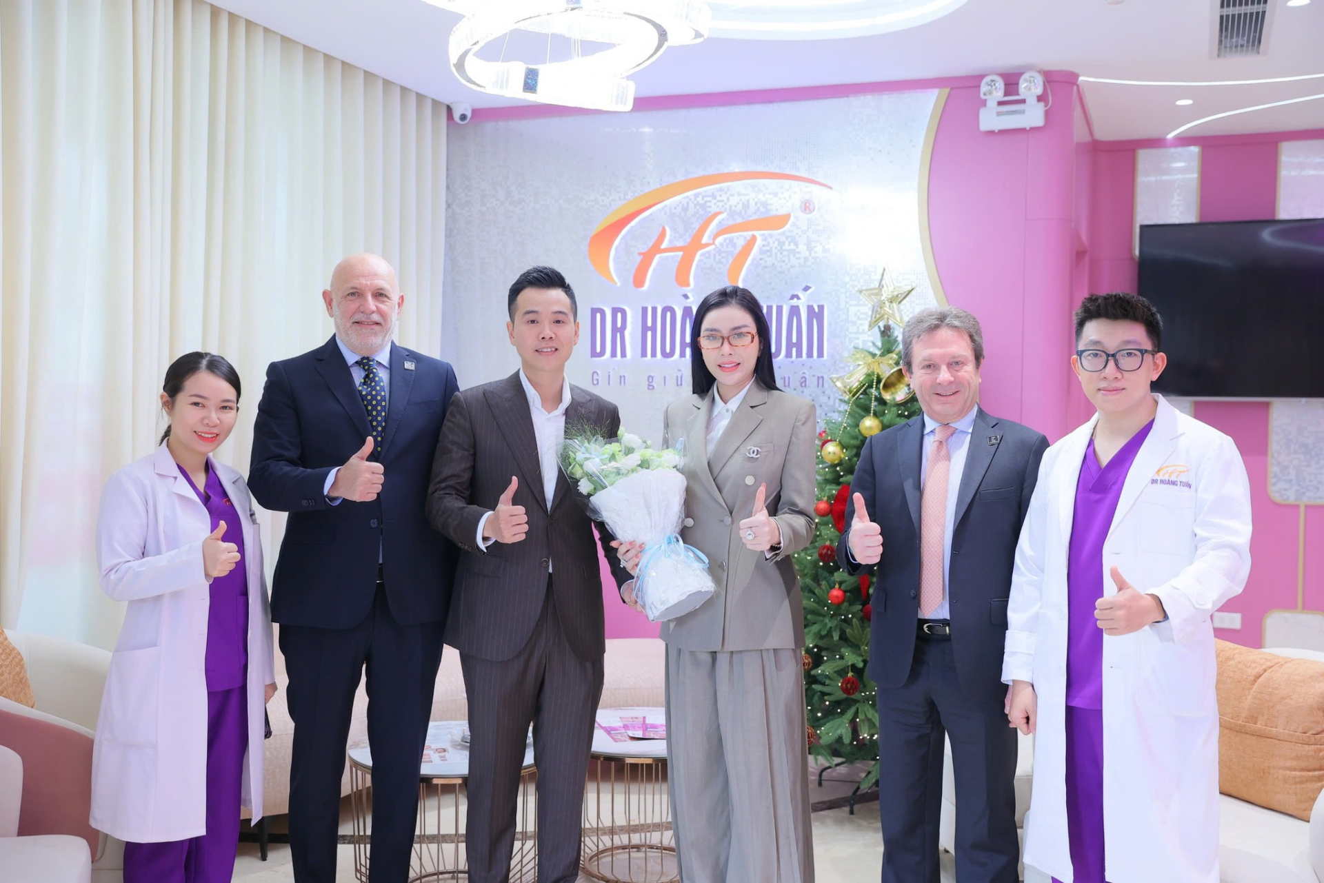 Đo&agrave;n chuy&ecirc;n gia &Yacute; đ&agrave;o tạo Linerase CollagenC&ocirc;ng nghệ trẻ h&oacute;a da Linerase CollagenLinerase Collagen tại Thẩm mỹ Ho&agrave;ng TuấnTrẻ h&oacute;a da c&ocirc;ng nghệ &Yacute;T&aacute;i tạo da bằng collagen type ITrẻ h&oacute;a tự nhi&ecirc;n bền vữngTrẻ h&oacute;a da tại Thẩm mỹ Ho&agrave;ng TuấnC&ocirc;ng nghệ trẻ h&oacute;a da mới
