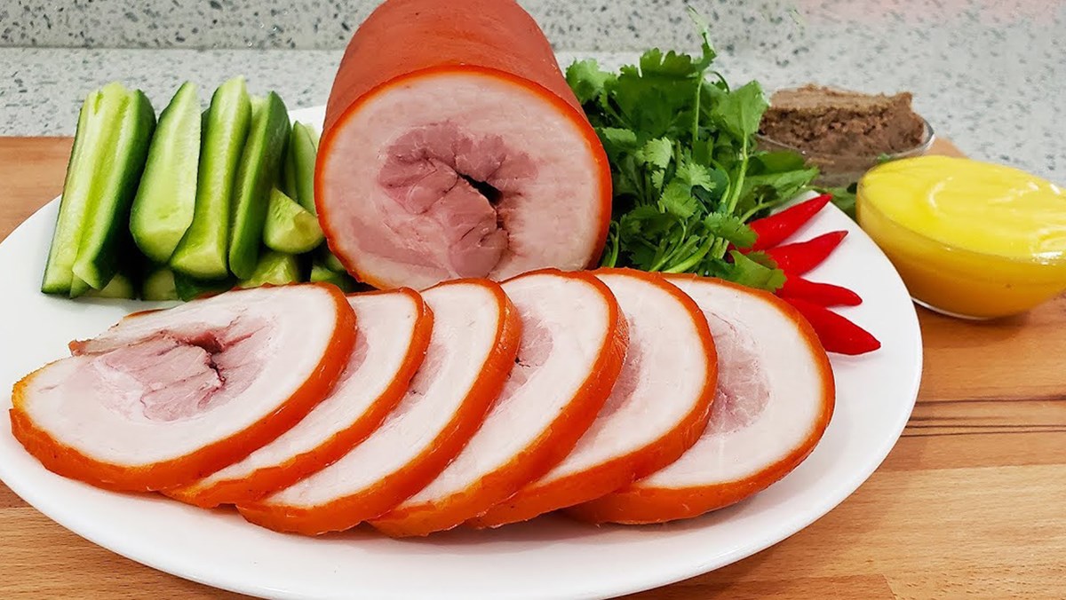 phẫu thuật thẩm mỹ mắt kiêng ăn gì