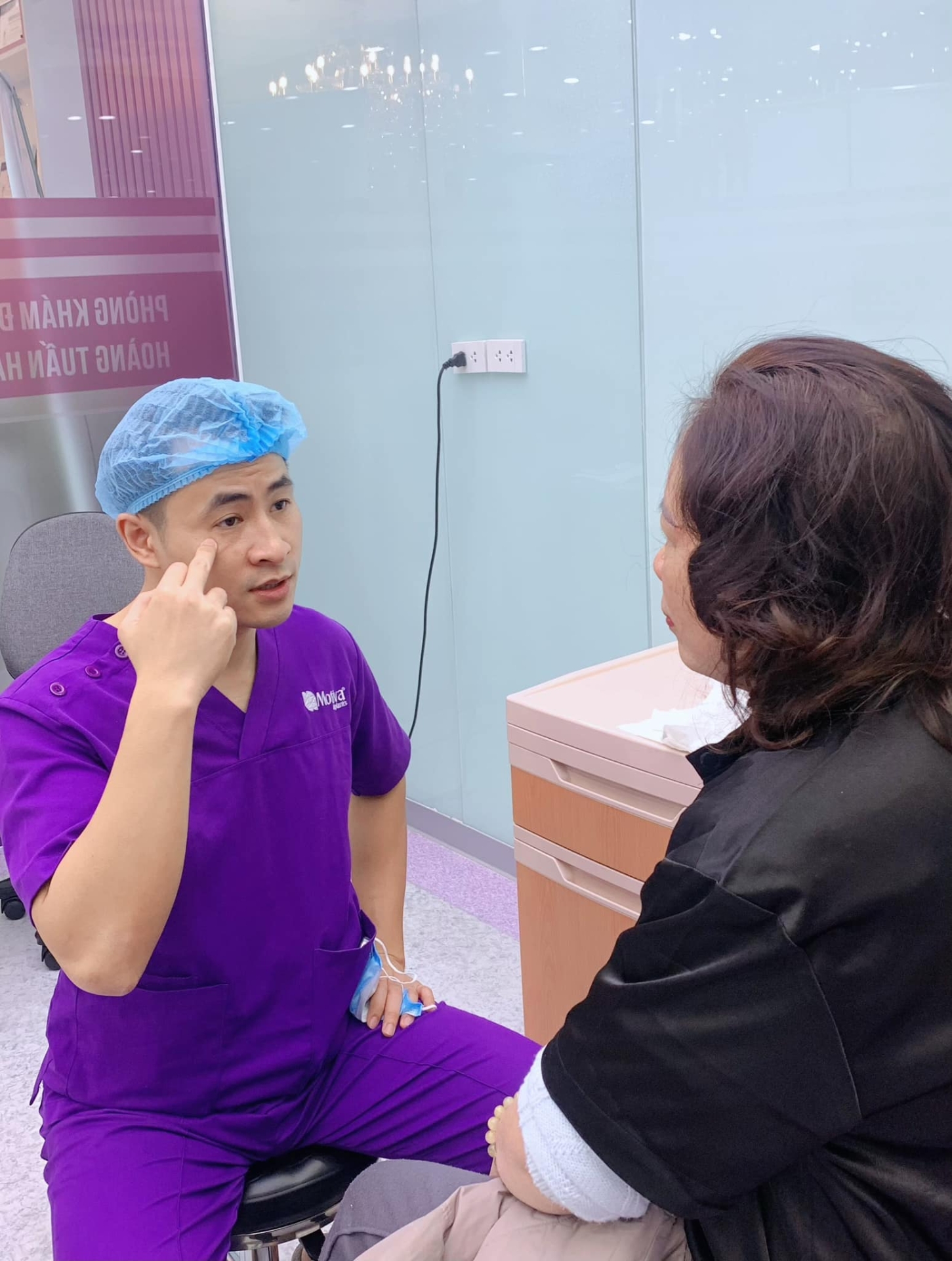 cắt da chùng mí mắt trên