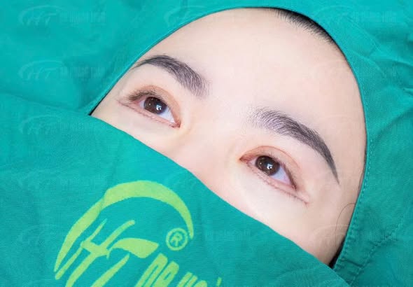 cắt m&iacute; ki&ecirc;ng nếp bao l&acirc;u