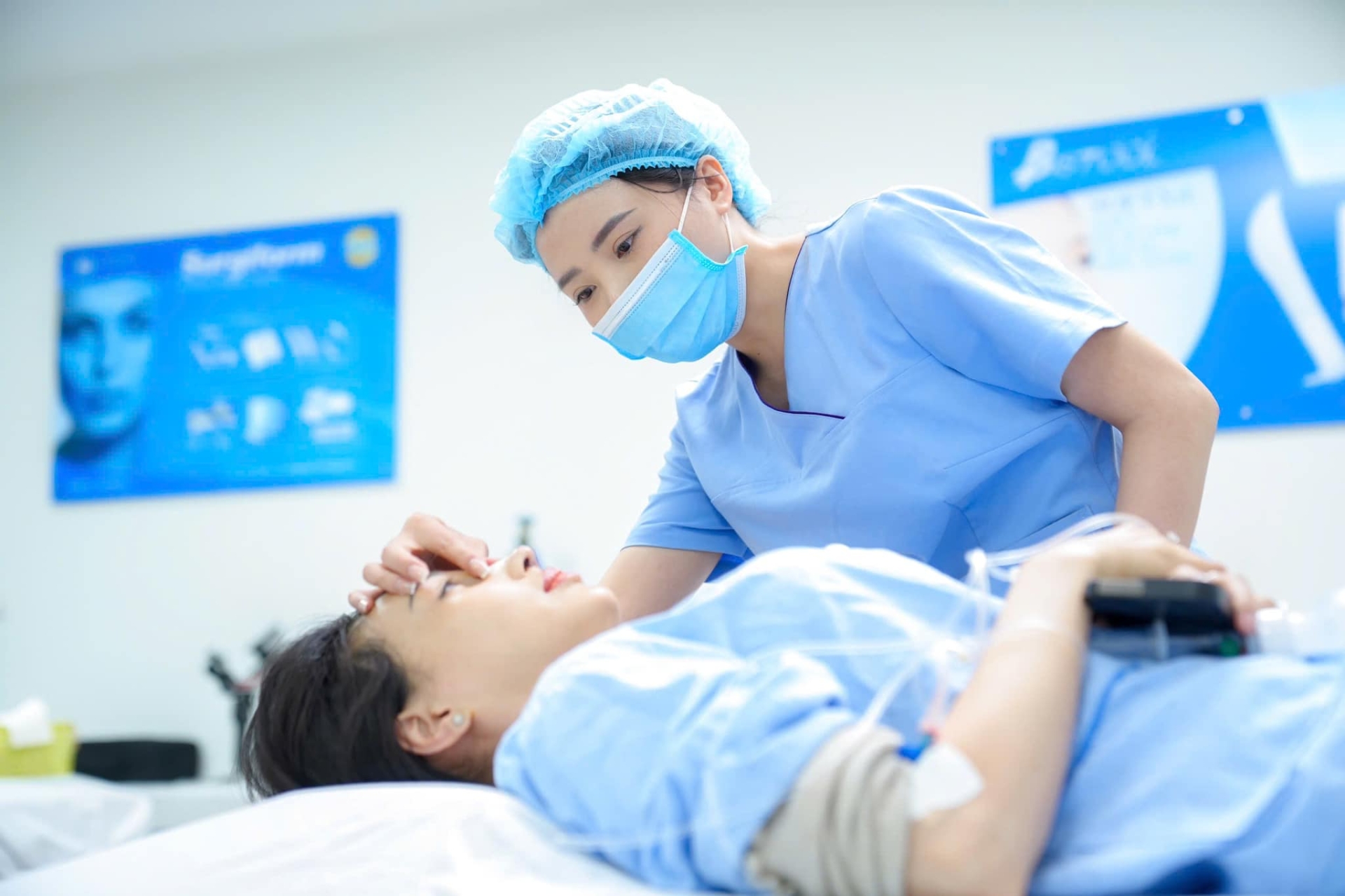 tại sao nâng mũi không được đeo kính