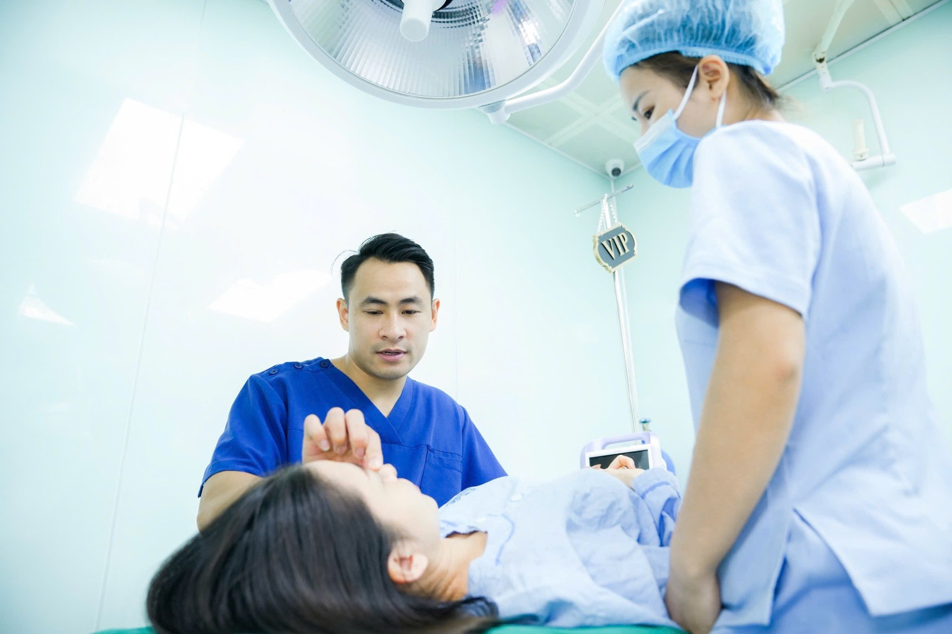 nâng mũi bao lâu thì được nằm nghiên