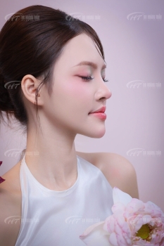 Nâng mũi xong bị nghẹt mũi